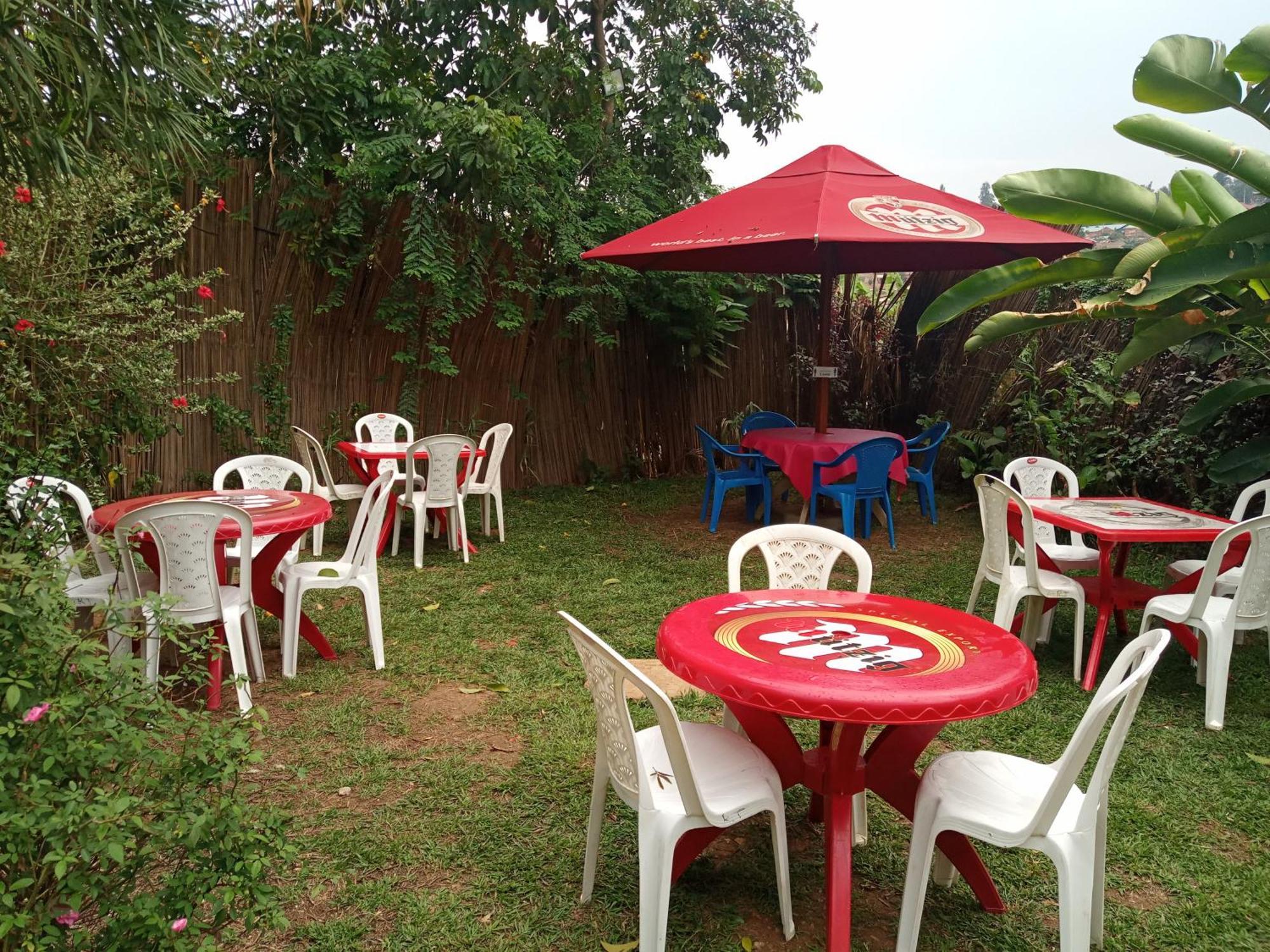 Colours Club And Spa Kigali Exterior foto